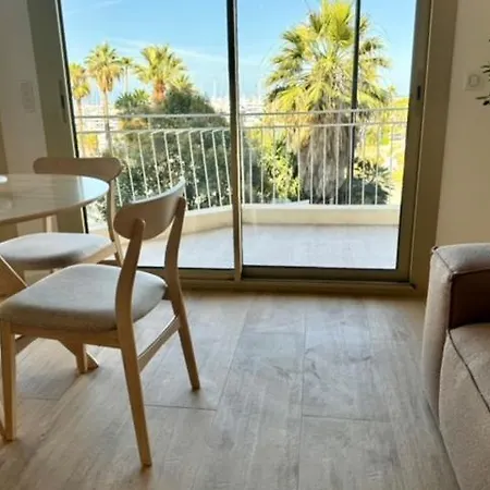 Face Au Port Apartment Antibes