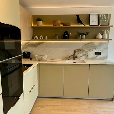 Apartment Face Au Port Antibes