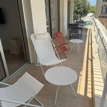 Face Au Port Apartment *