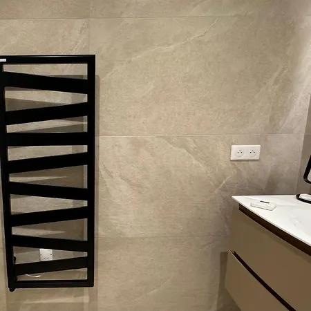 Face Au Port Apartment *