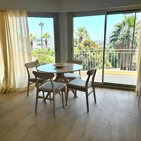 Face Au Port Apartment Antibes